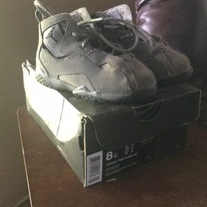 Size 8c Jordan True Flight shoes